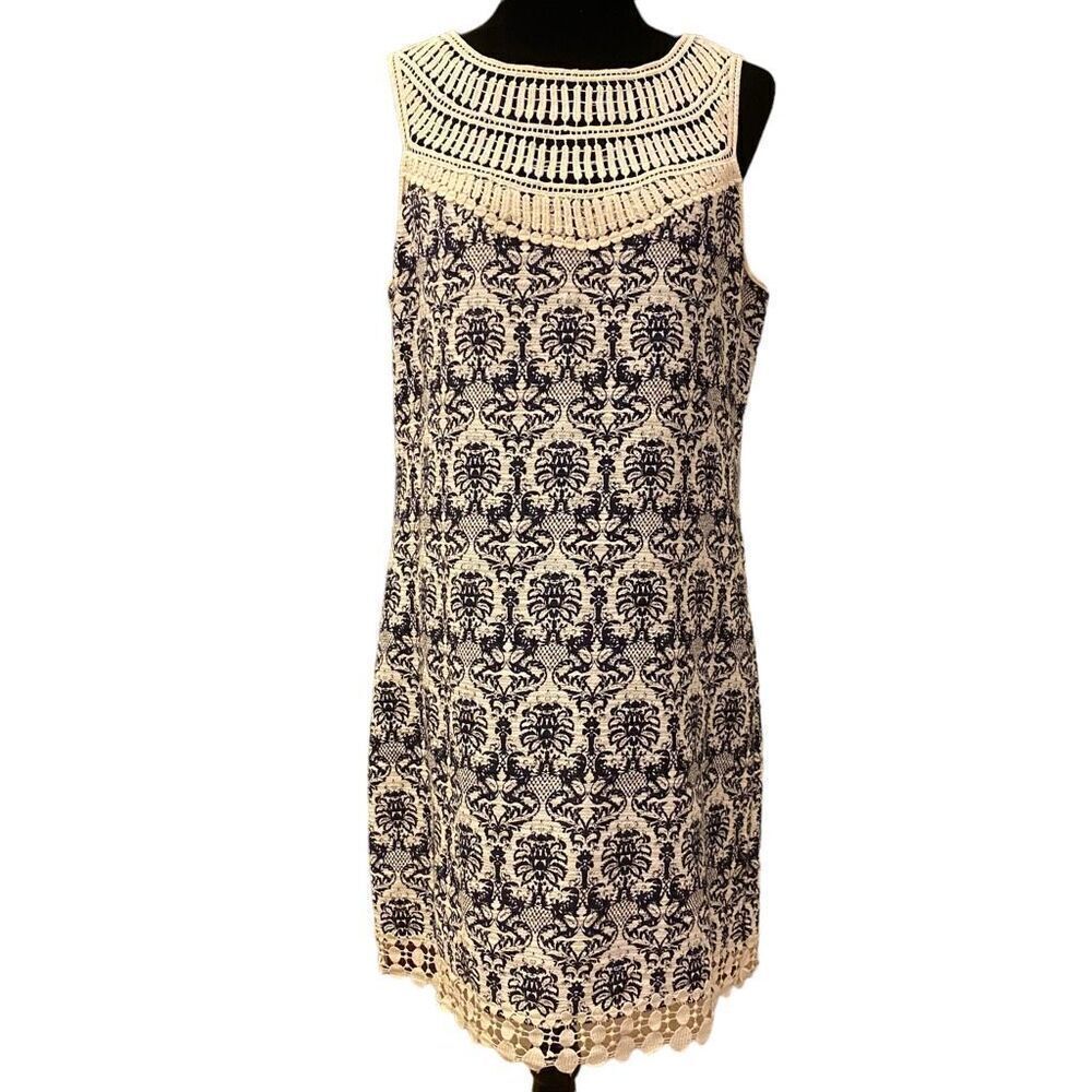 Chelsea &‎ Violet Navy and Ivory Sleeveless Crocheted Lace Sheath Dress Sz L